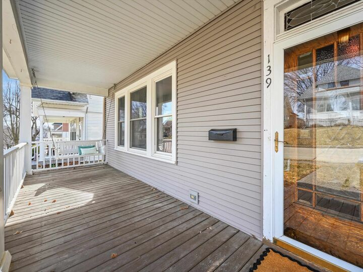 Property Photo:  139 Nevada Street  IA 52001 