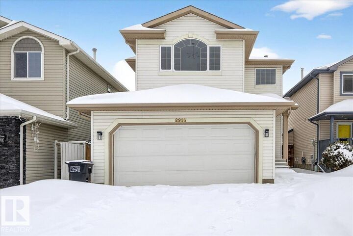 Property Photo:  8916 175 Avenue NW  AB T5Z 3X9 