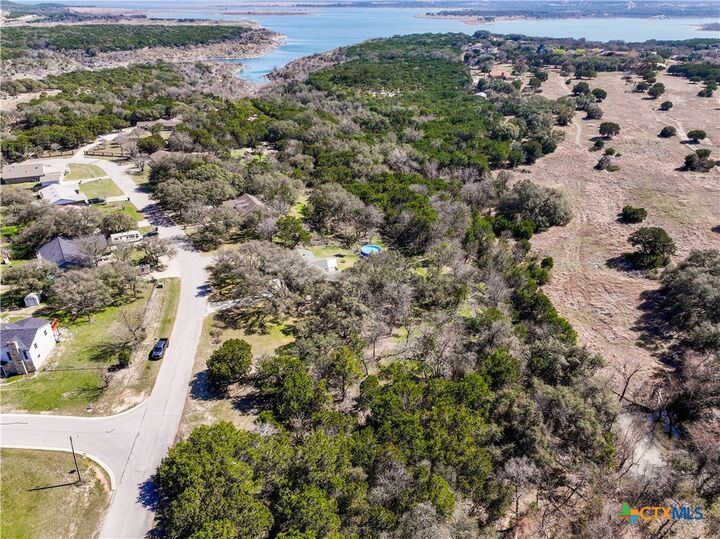 Property Photo:  2003 Valley Oaks Drive  TX 76548 