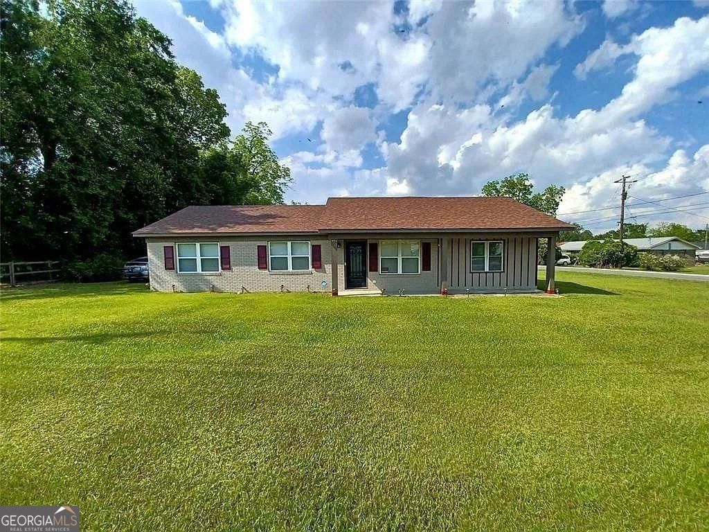 Property Photo:  156 E Geer Street  GA 39837 