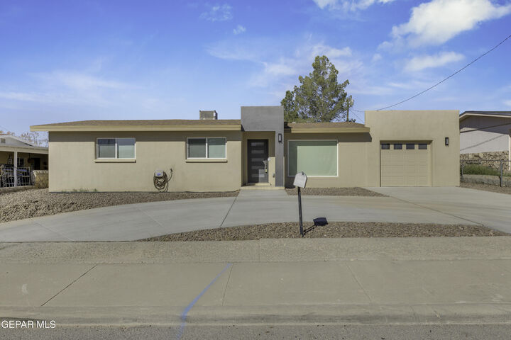 Property Photo:  945 Richard Drive  TX 79907 