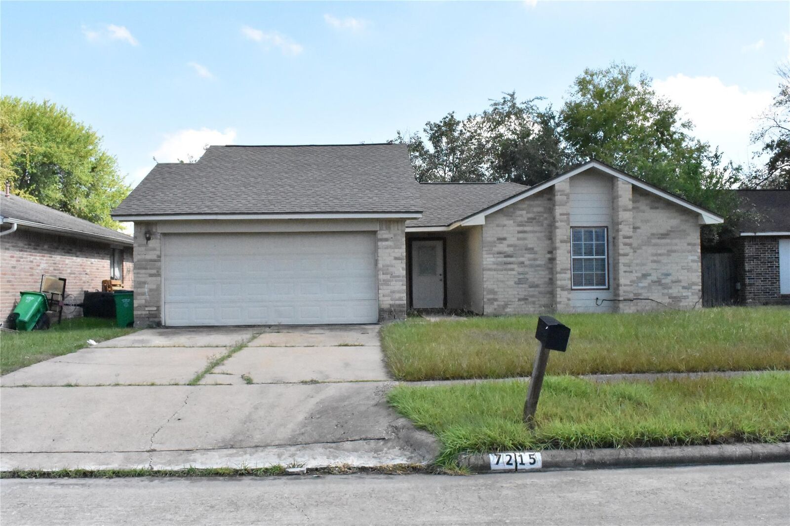 Property Photo:  7215 Caracas Drive  TX 77083 