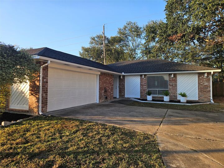 Property Photo:  16406 Maplemont Drive  TX 77095 