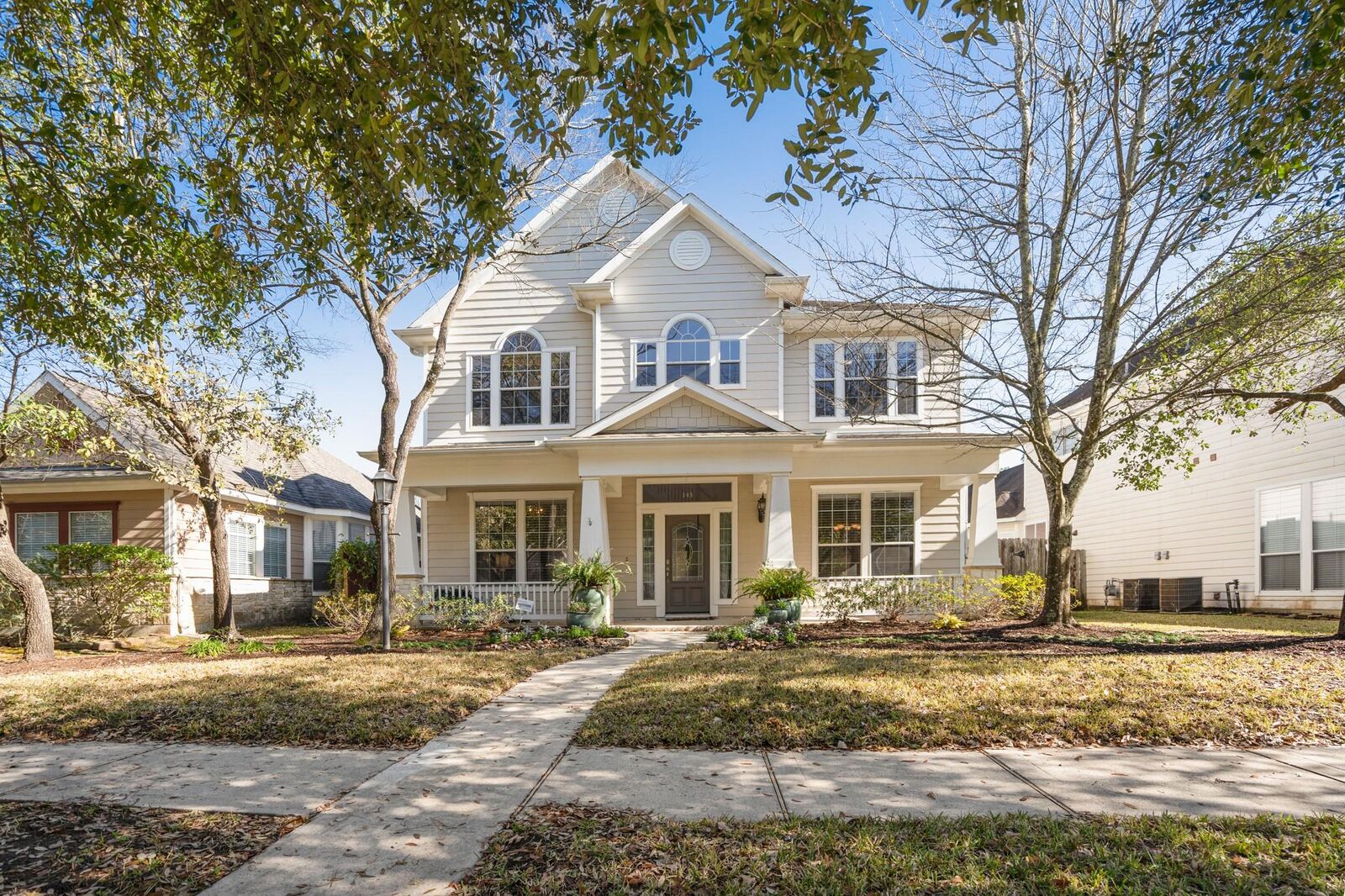 Property Photo:  143 Hansom Trail  TX 77382 