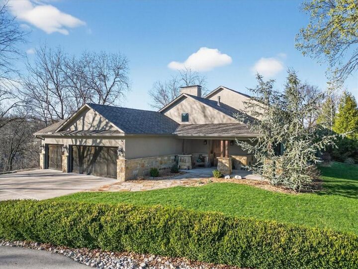 Property Photo:  235 Hillcrest Road W  KS 66217 