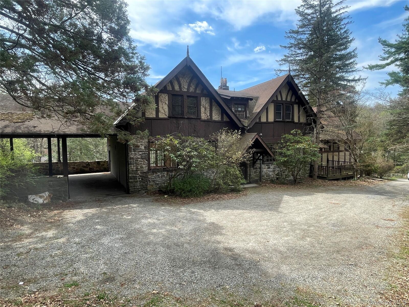 Property Photo:  32 E Lake Stable Road  NY 10987 