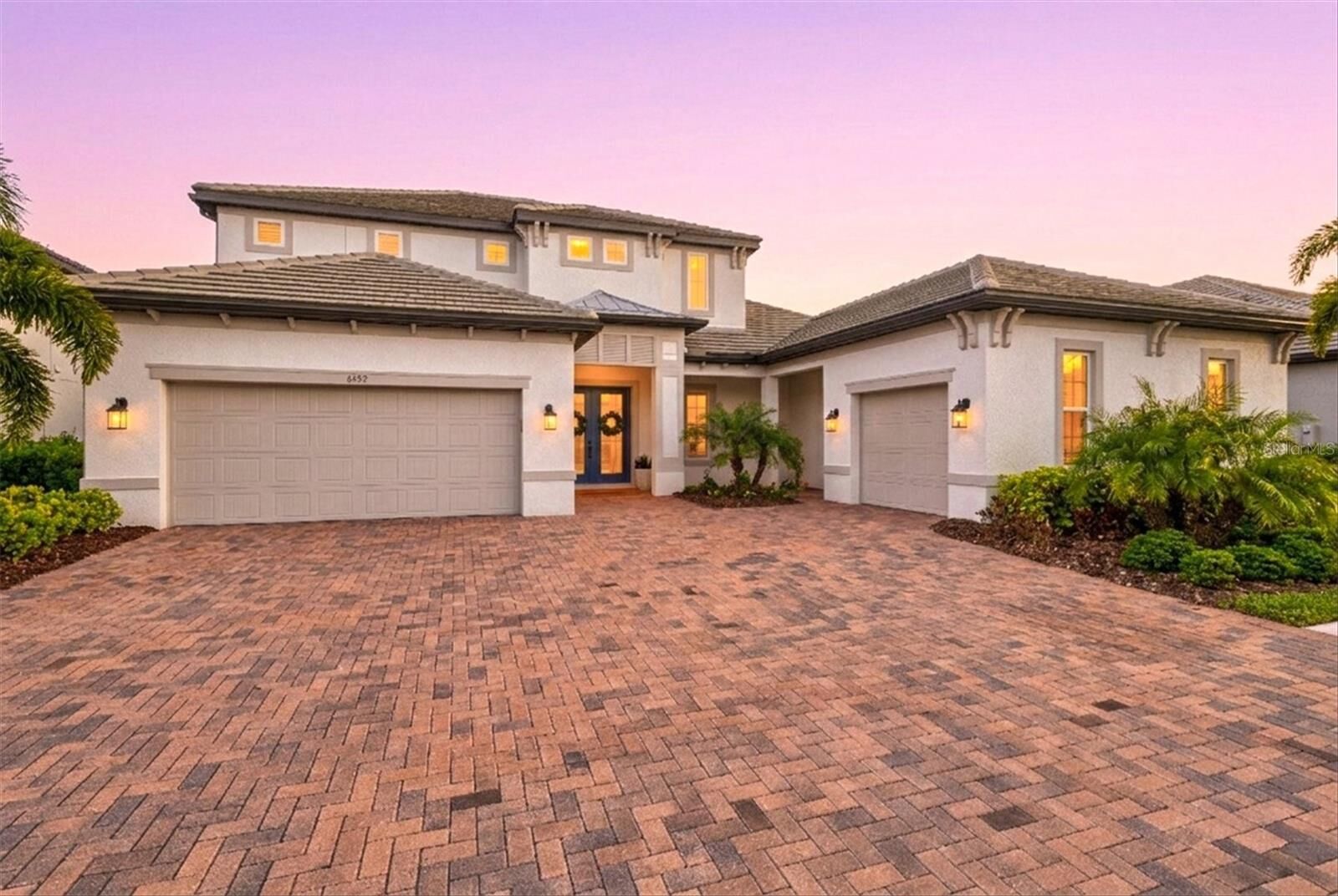 Property Photo:  6152 Lungo Lago Drive  FL 34241 