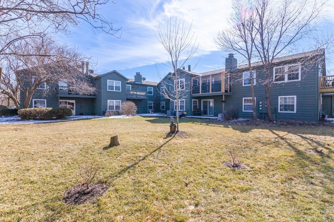 Property Photo: 650 Dundee Ln WI 53029