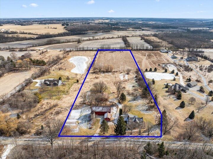 Property Photo:  2666 Jackson Dr  WI 53037 