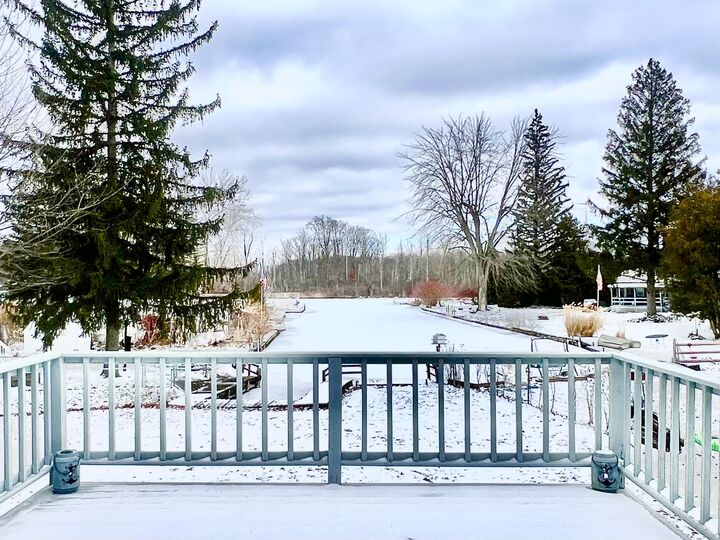 Property Photo:  5482 Circle Drive  MI 49274 