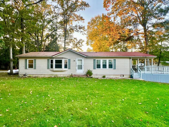 Property Photo:  5482 Circle Drive  MI 49274 