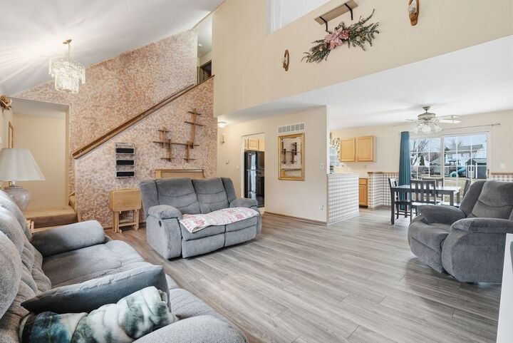 Property Photo:  816 Ann Street  IL 60435 