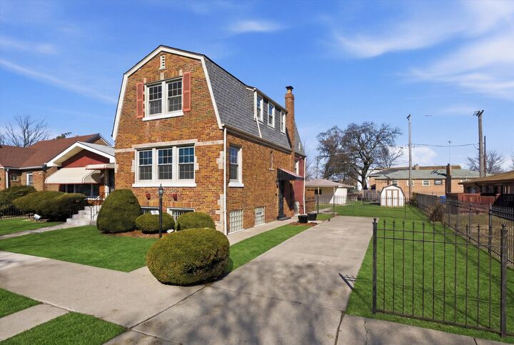 Property Photo: 40 W 81st Street IL 60620