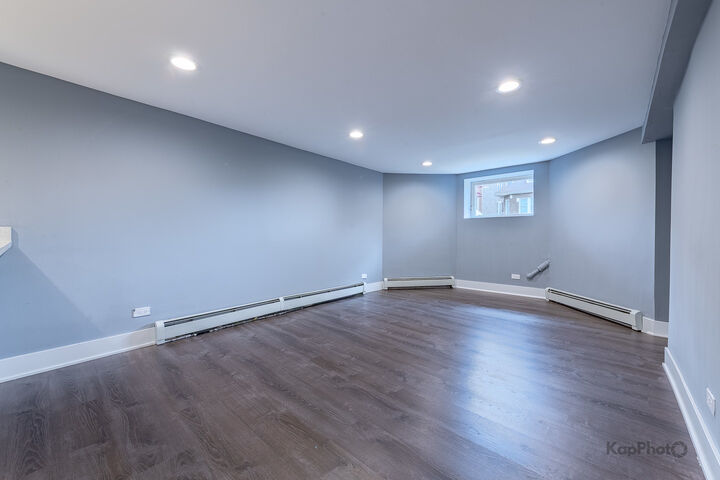 Property Photo: 1019 N Ridgeway Avenue G IL 60651