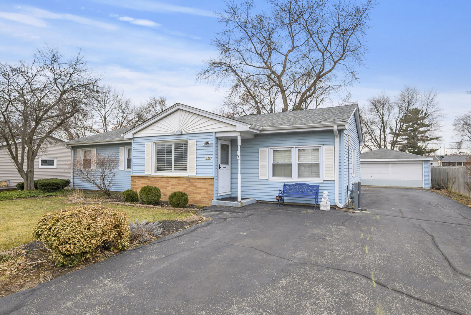 Property Photo:  326 Old Hickory Road  IL 60451 
