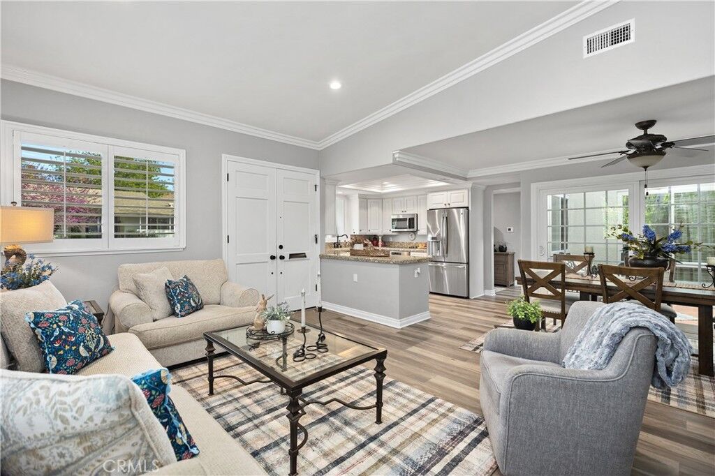 Property Photo:  713 Avenida Majorca #B  CA 92637 