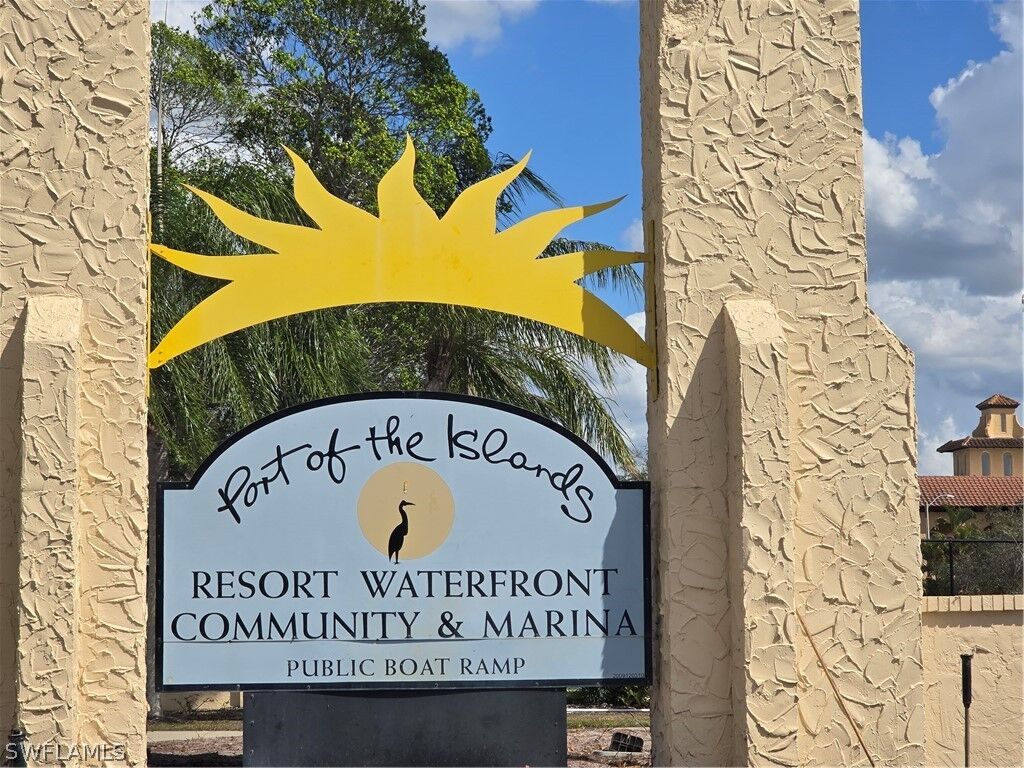 Property Photo:  25069 Peacock Lane 101  FL 34114 