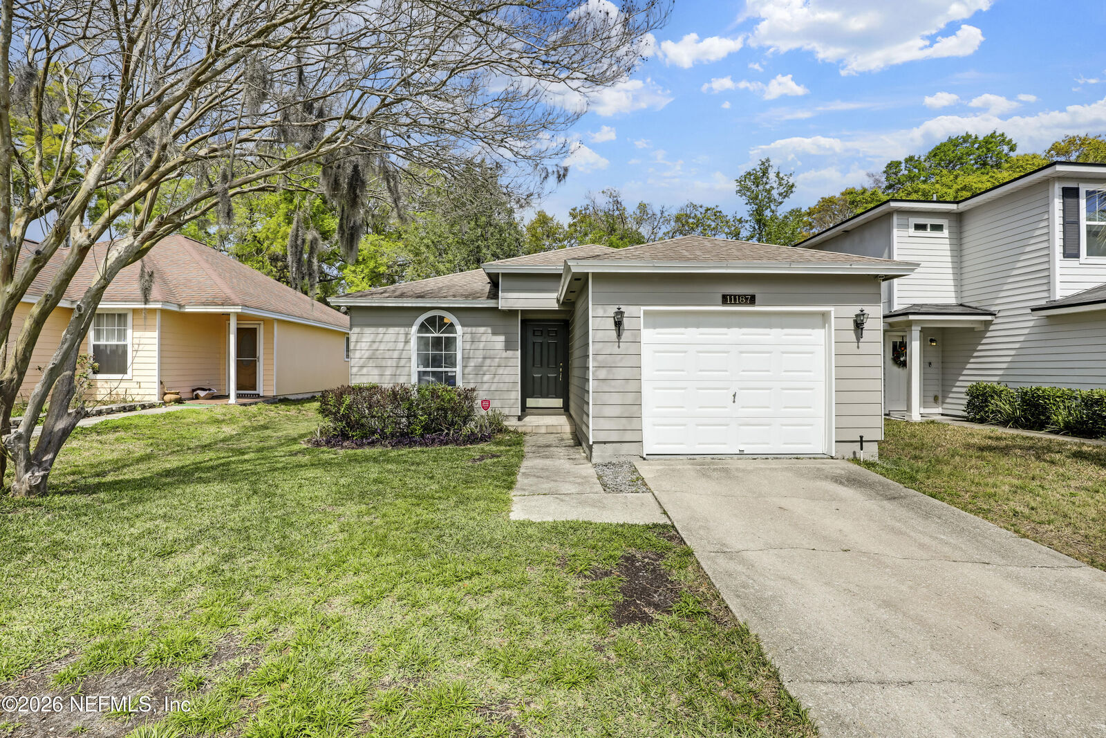 Property Photo:  11187 Mikris Drive N  FL 32225 