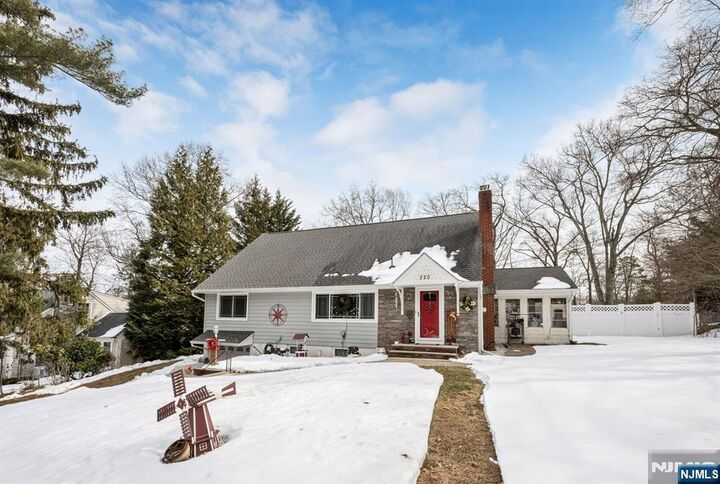 Property Photo:  320 Cedar Hill Avenue  NJ 07481 