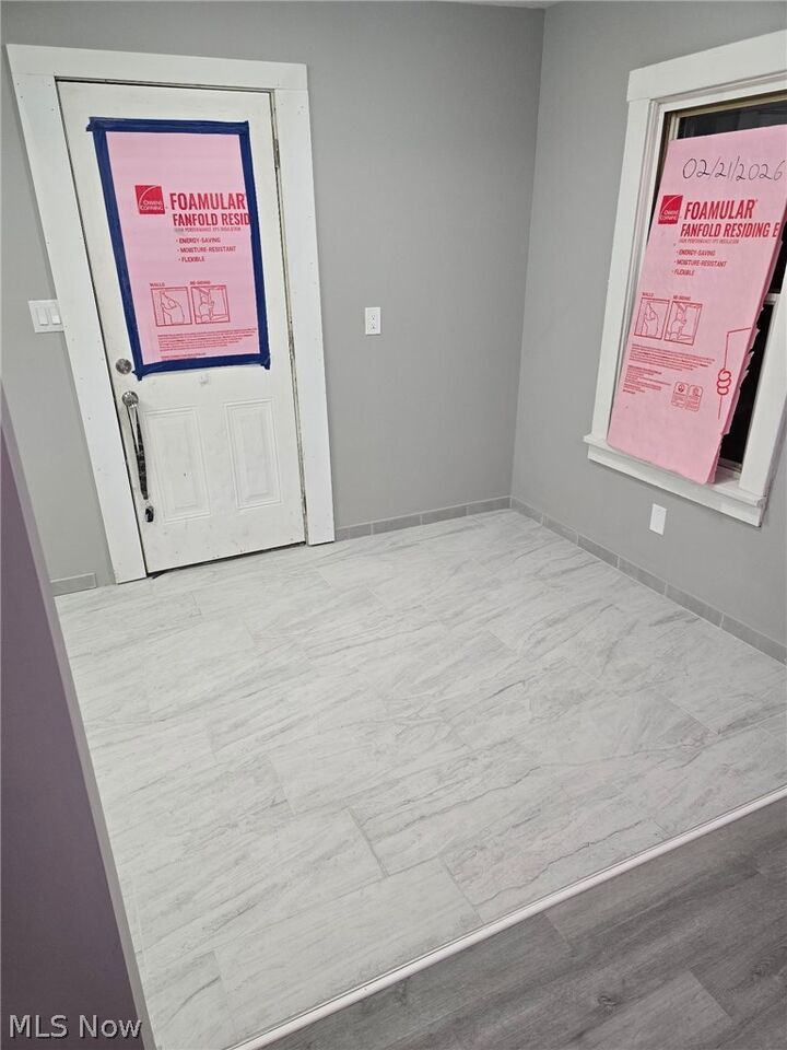 Property Photo:  159 Piccadilly Street  OH 44405 