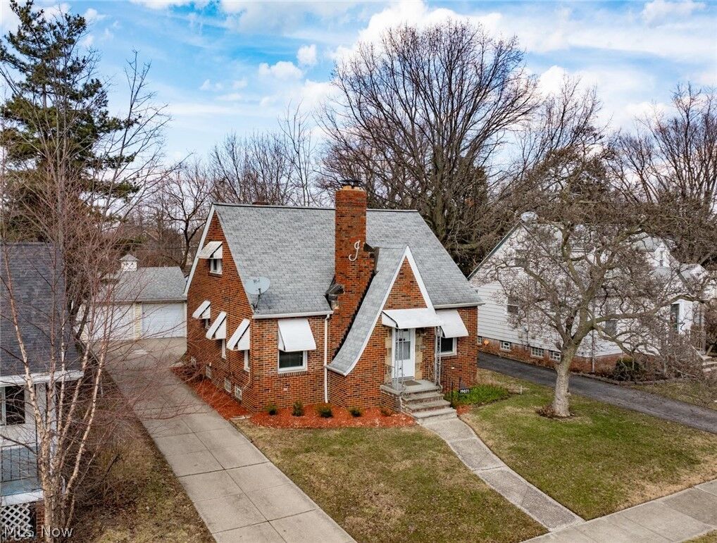 Property Photo:  19071 Naumann Avenue  OH 44119 