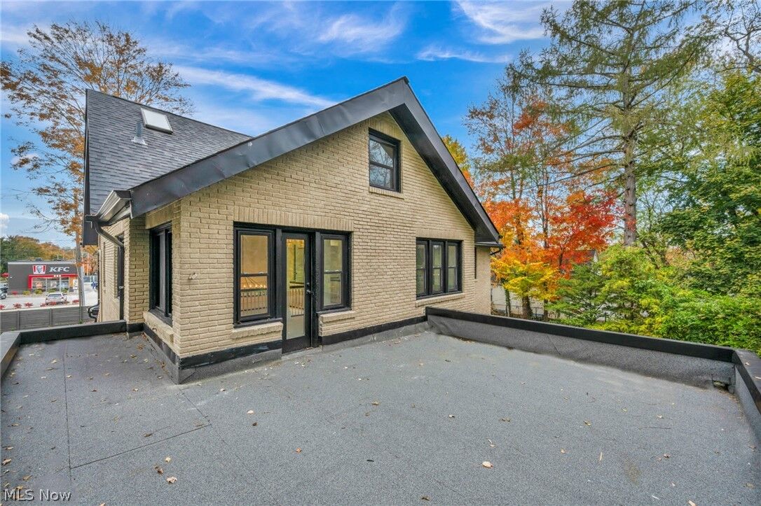 Property Photo:  1555 W Market Street  OH 44313 