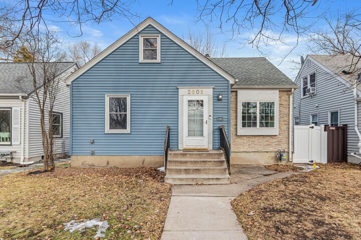 Property Photo: 2909 Georgia Avenue S MN 55426
