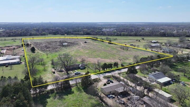 Property Photo:  3131 Middlefield Road  TX 75253 