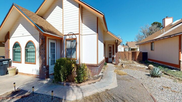 Property Photo:  1486 Discovery Ave  NM 88310-8003 