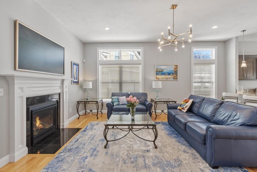 Property Photo:  2 Boardwalk Dr 2  MA 01810 