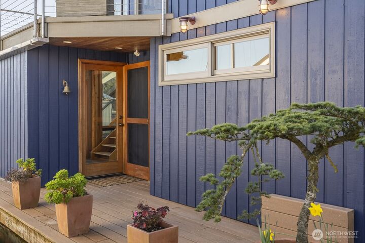 Property Photo: 3110 Portage Bay Place E C WA 98102