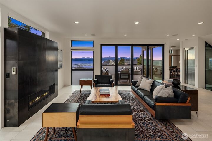 Property Photo: 1400 Olympic Way W WA 98119