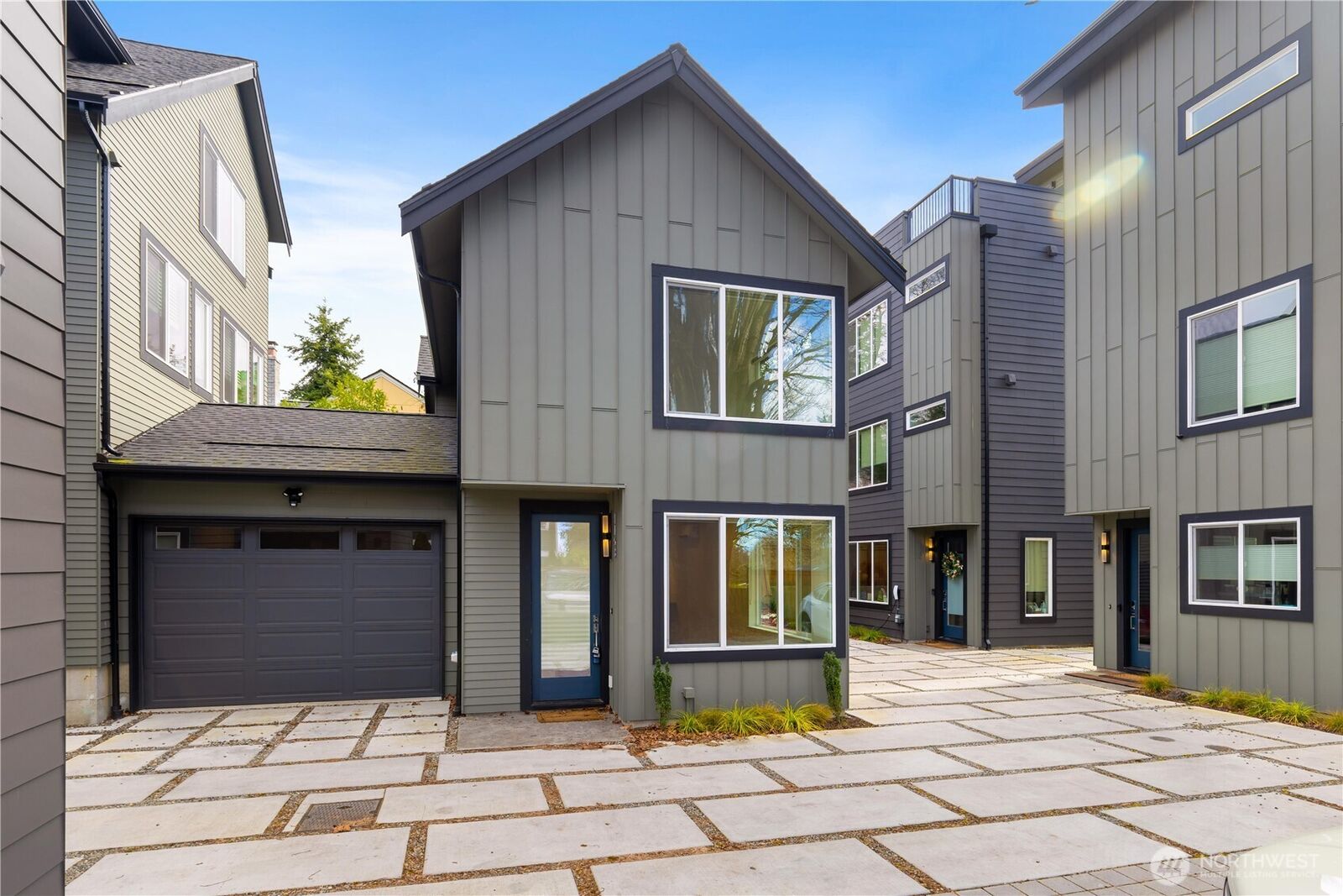 Property Photo: 115 N 105th Street B WA 98133