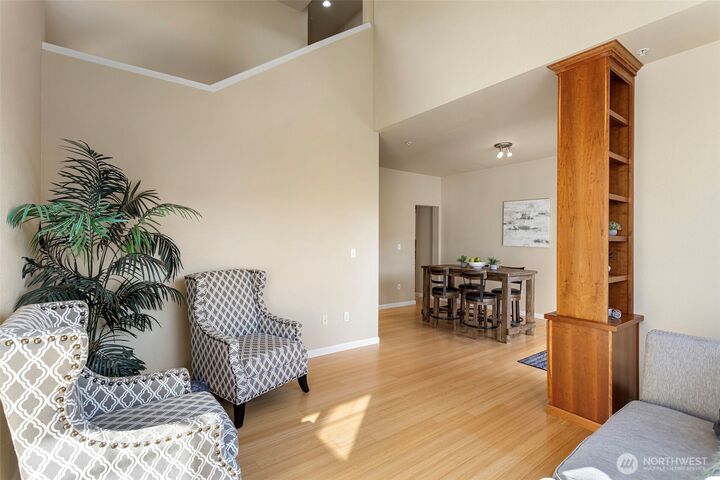 Property Photo:  4632  Morris Avenue S 4632  WA 98055 