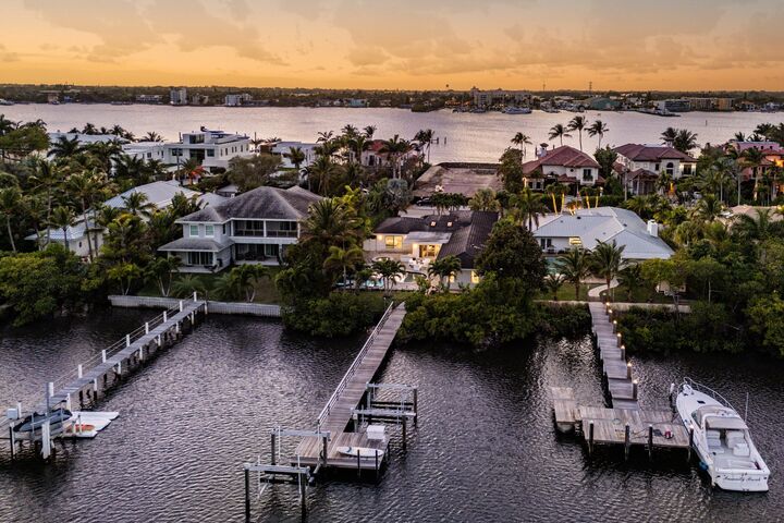 Property Photo:  820 N Atlantic Drive  FL 33462 