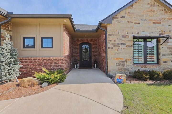 Property Photo: 3920 N Brush Creek KS 67101