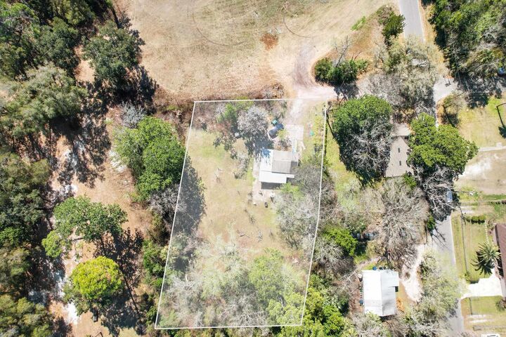 Property Photo: 749 John St FL 32084