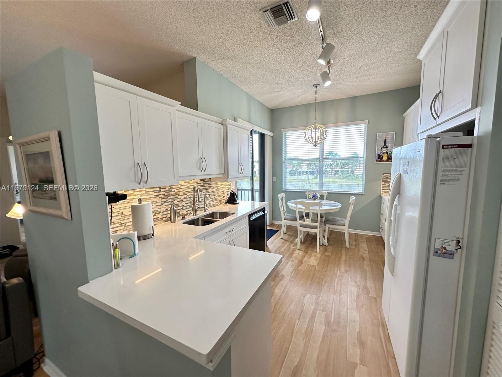 Property Photo: 14911 SW 15th St 14911 FL 33027