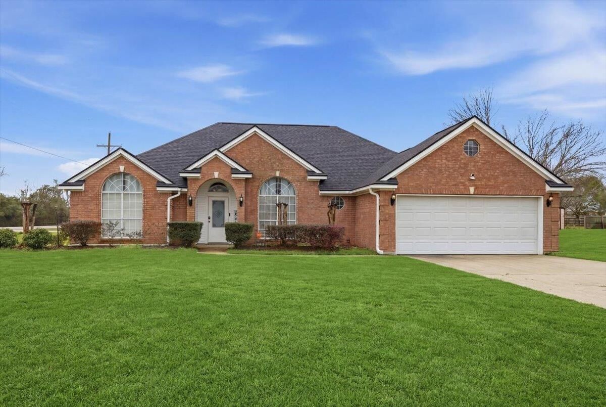 Property Photo: 8505 Sunflower Ln TX 77705-9217