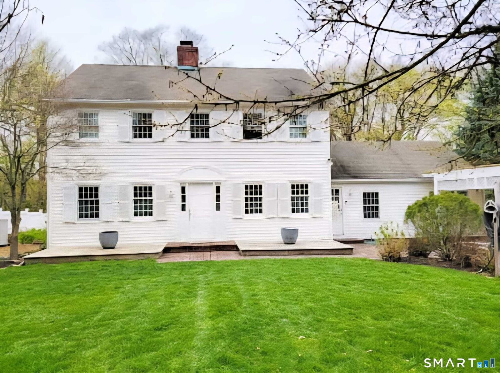 Property Photo:  188 Compo Road South  CT 06880 