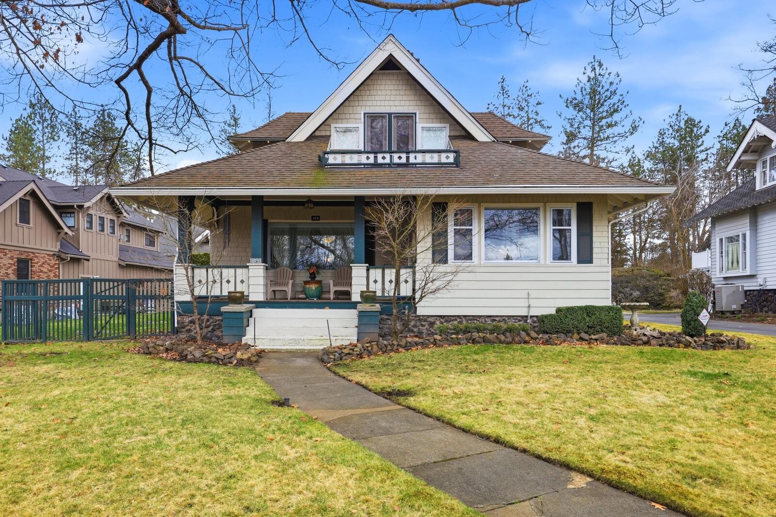 Property Photo:  109 W Sumner Ave  WA 99204 