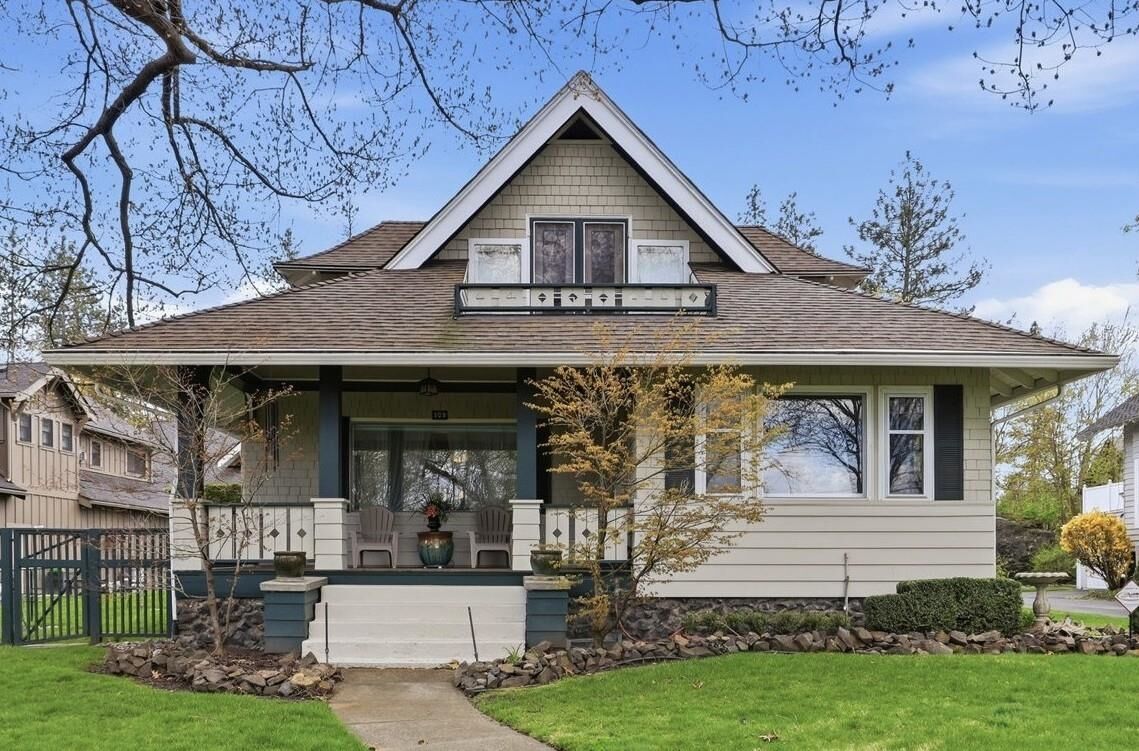 Property Photo:  109 W Sumner Ave  WA 99204 