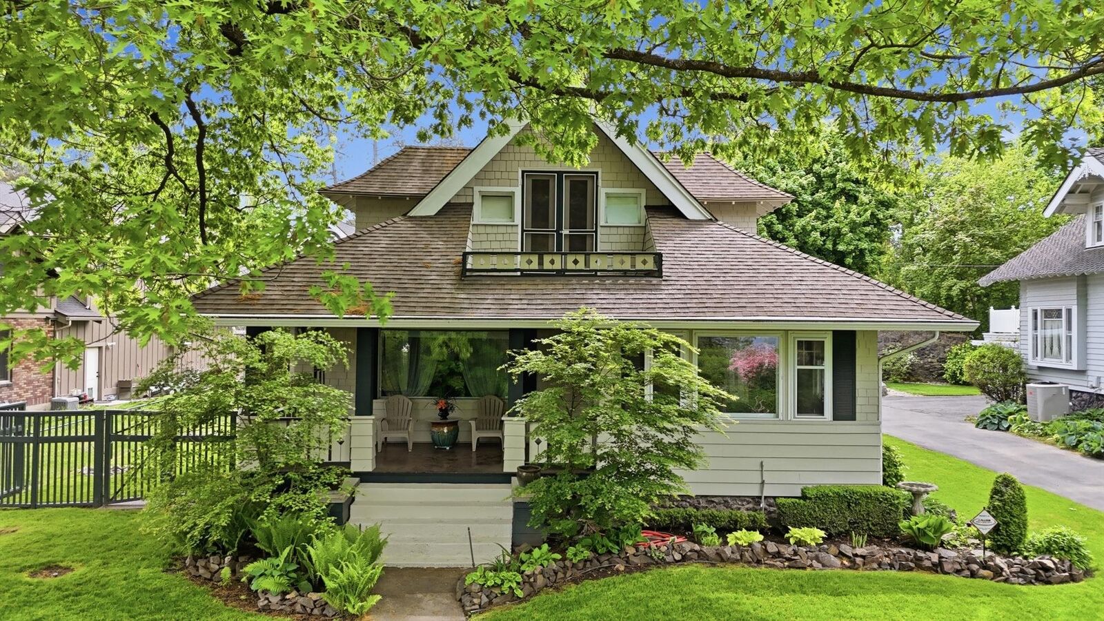 Property Photo:  109 W Sumner Ave  WA 99204 