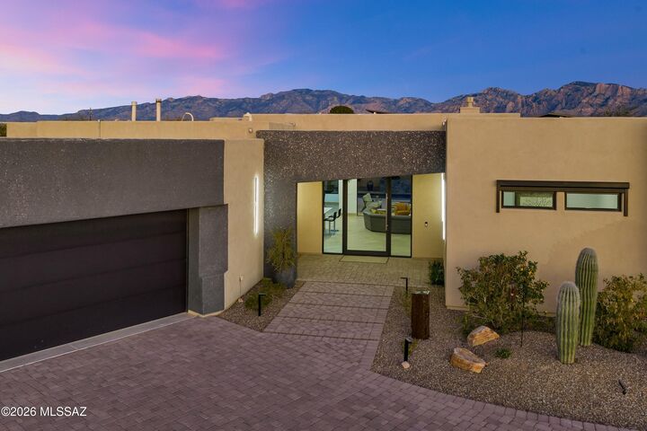 Property Photo:  11931 N Mesquite Sunset Place  AZ 85742 