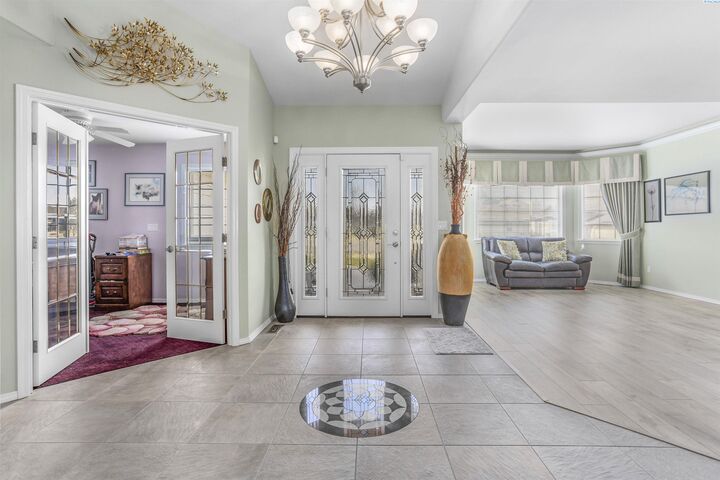 Property Photo: 3906 S Morain Loop WA 99337