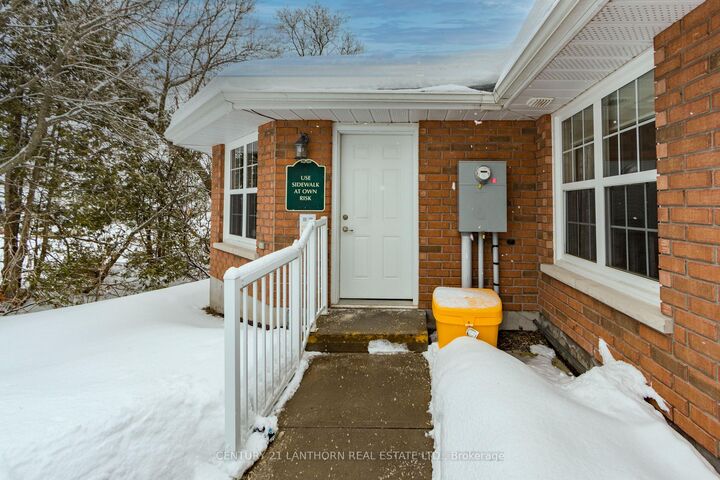 Property Photo:  494 Metcalf Street 5  ON K0K 3J0 