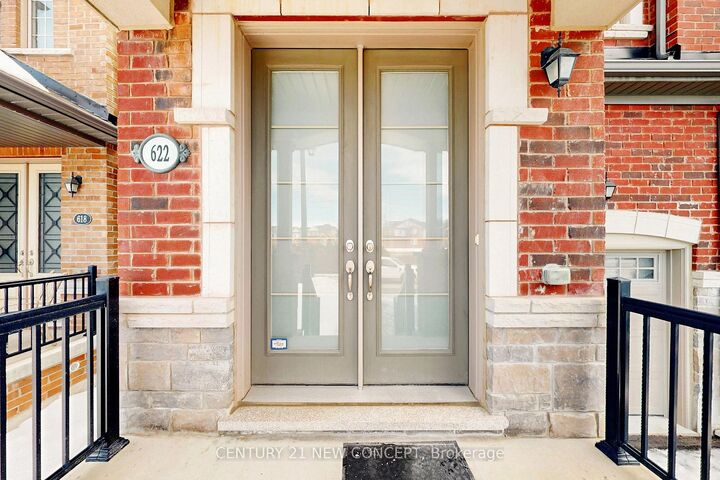 Property Photo:  622 Sweetwater Crescent  ON L3X 0H5 