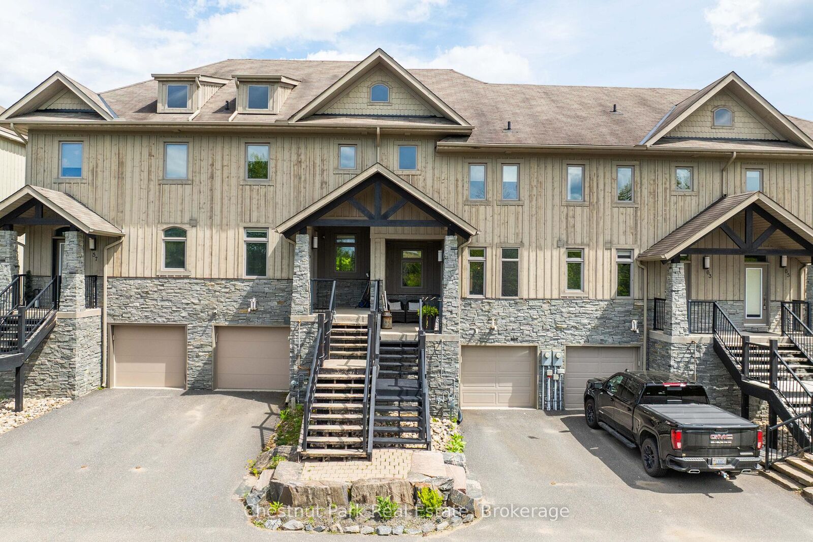 Property Photo: 61 Rockmount Crescent ON P1P 0A6