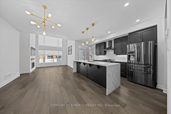 Photo de la propriété:  92 Longworth Avenue  ON K1T 0S7 