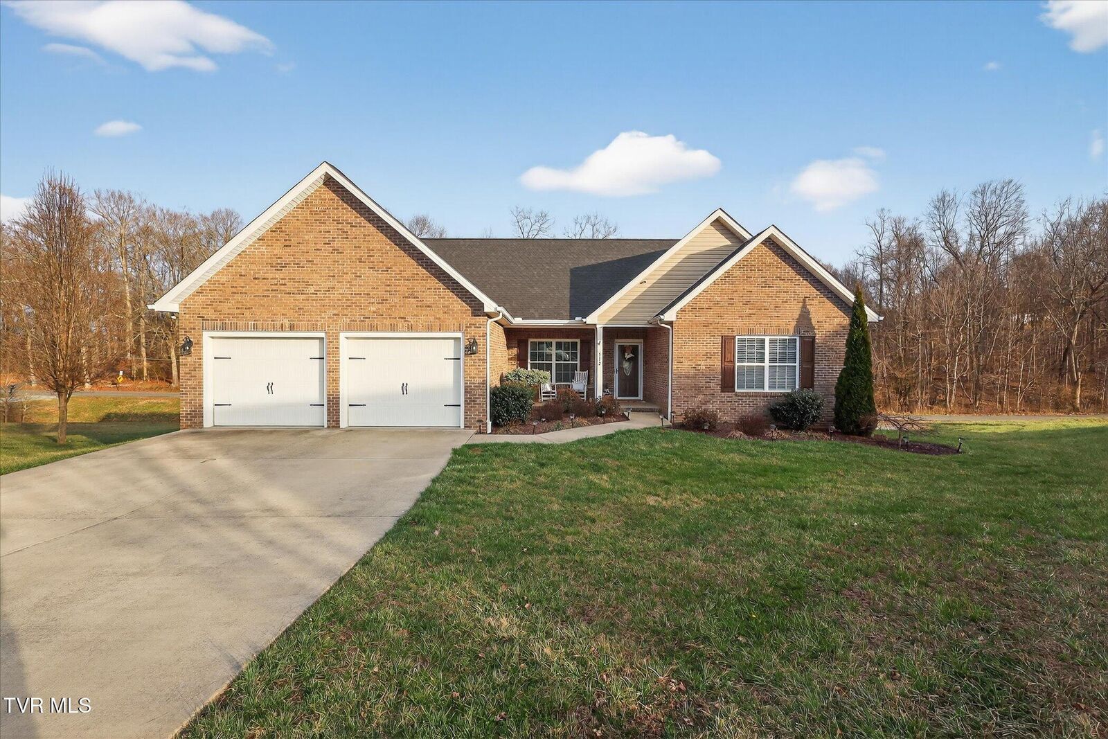 Property Photo:  512 Cameron Court  TN 37659 